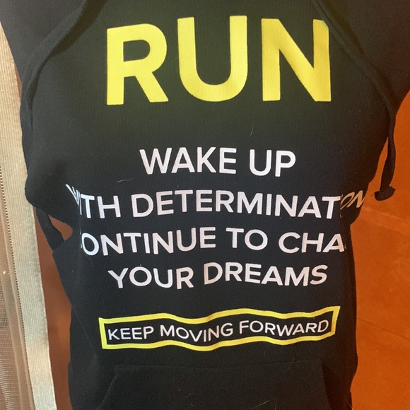 ❤️4 for 25❤️ Forever 21 sleeveless workout hoodie - Picture 2 of 5